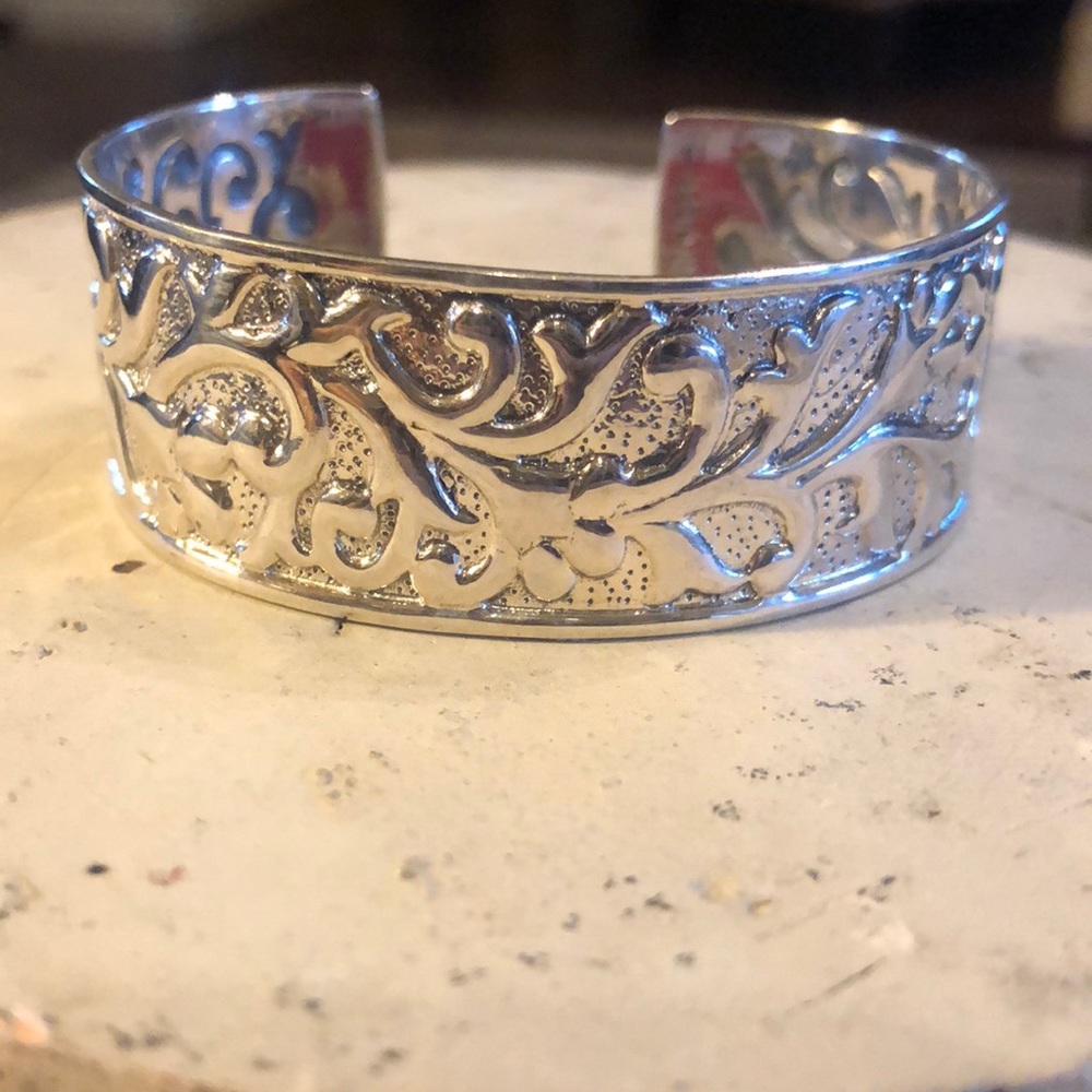 Gorgeous New Silpada Cuff - Picture 4 of 7